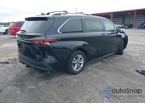 2022 Toyota Sienna Xle Woodland Edition z USA, uszkodzony, nr VIN 5TDASKFC2NS049068